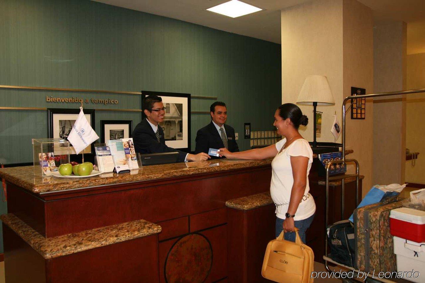 Hampton Inn Tampico Airport Интерьер фото